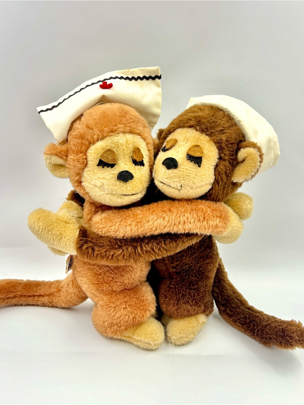 Vintage 1975 Dakin Hugging Monkeys In Love Plush Stuffed Animals